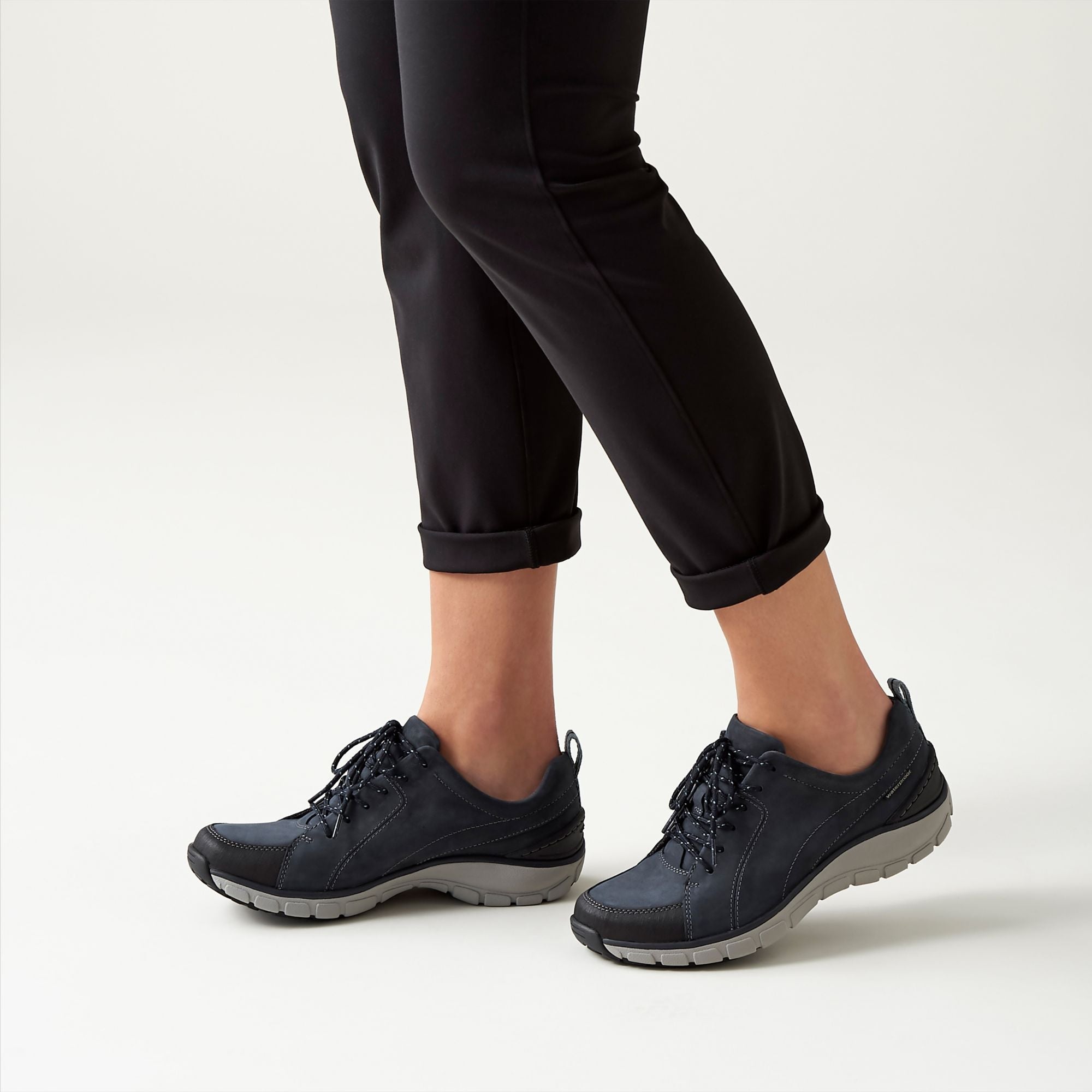 Clarks Women's Wave Go Sneaker - Hiline Sport -