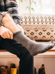 Darn Tough Men's The Standard Crew Light Medium Gray