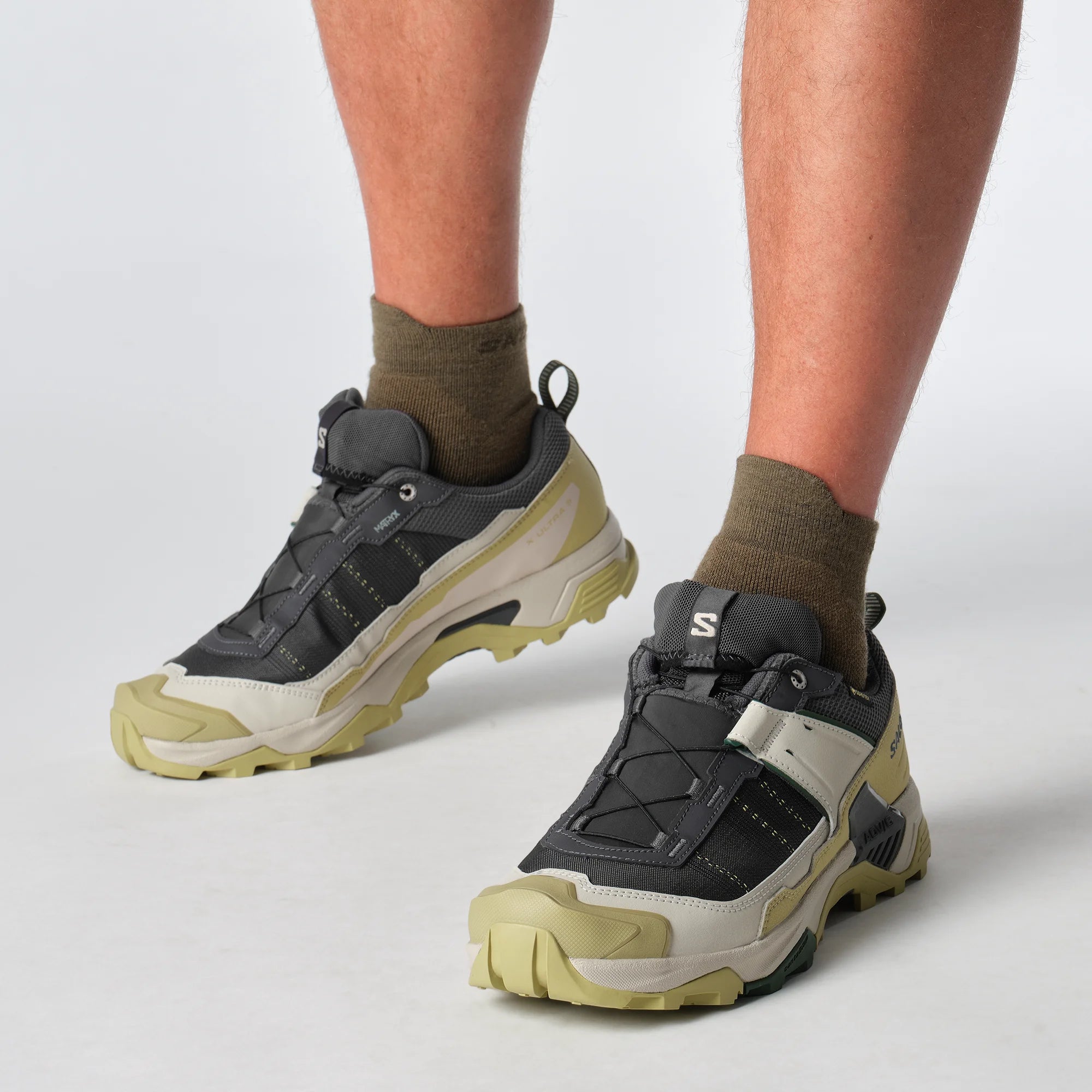 Salomon Men's X Ultra 5 Gore-Tex Hiking Shoes