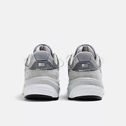 New Balance Men's Made in US 990v6 Running Shoe