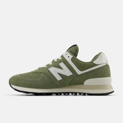 New Balance Unisex 574 V2 Varsity Suede Sneaker