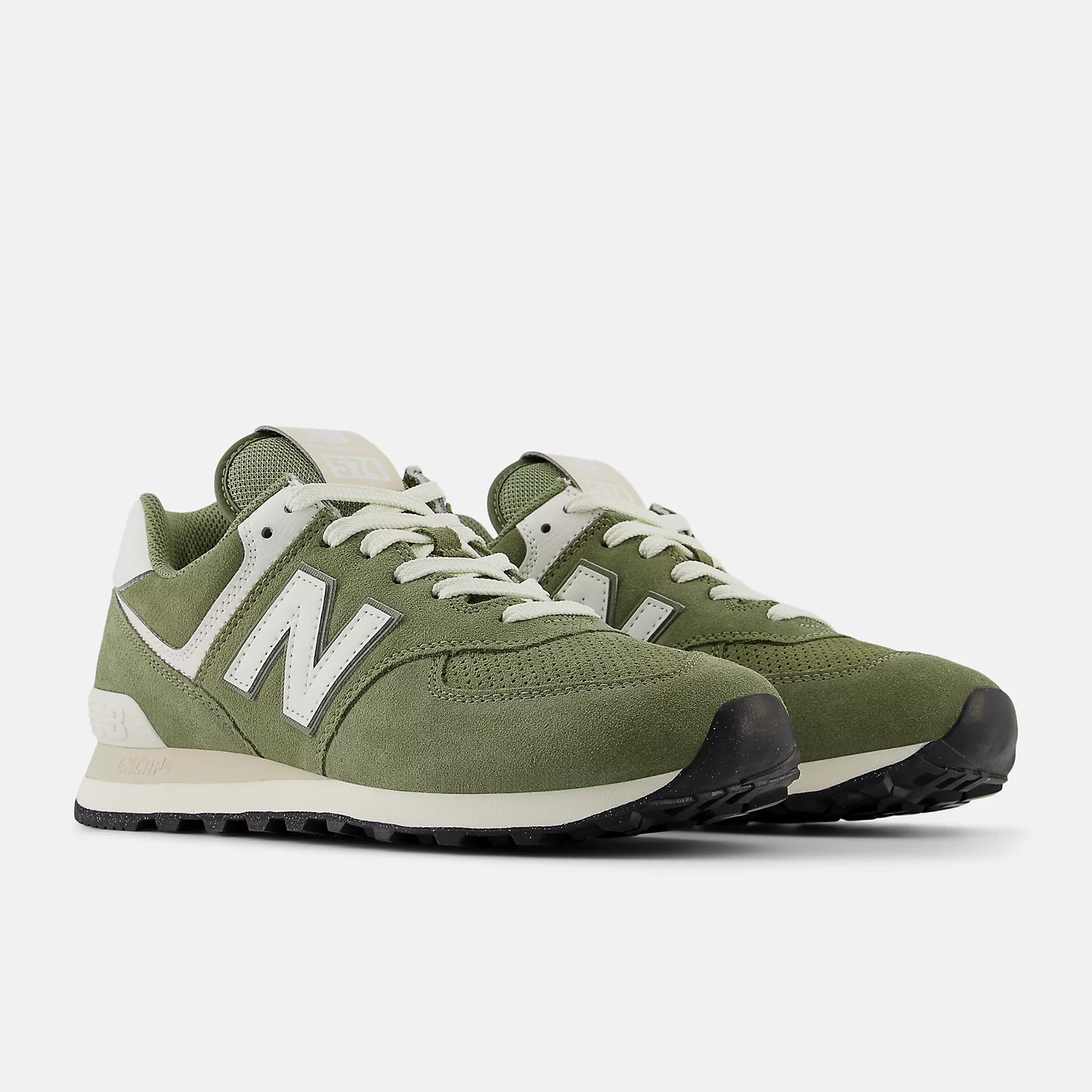 New Balance Unisex 574 V2 Varsity Suede Sneaker