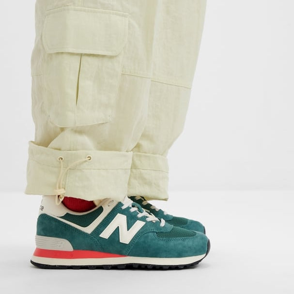 New Balance Unisex 574 V2 Varsity Suede Sneaker