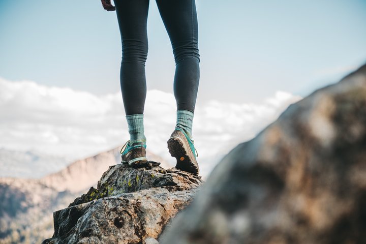 Darn Tough Women's Hiker Micro Crew Midweight Hiking Sock