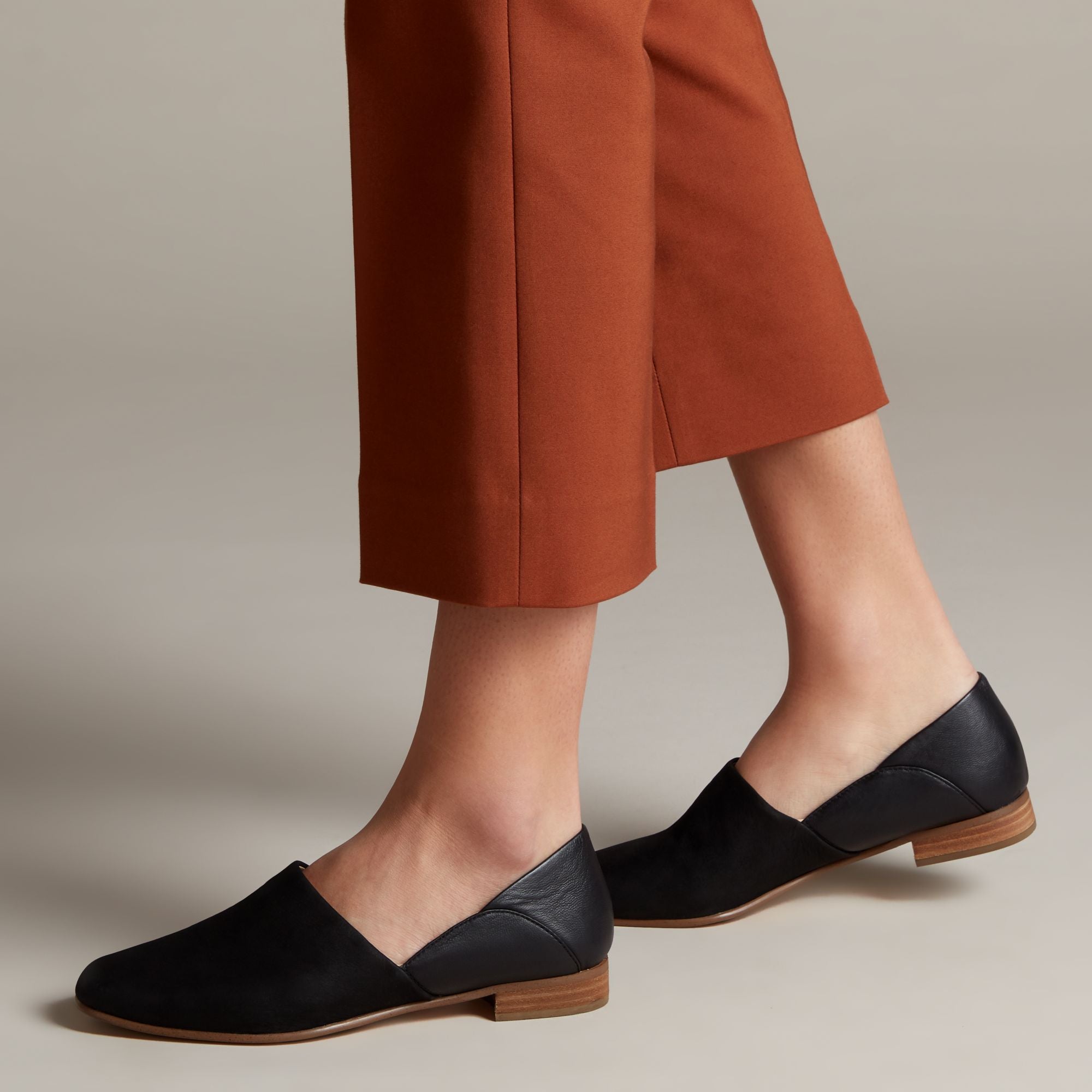Clarks Women's Pure Tone Shoe - Hiline Sport -