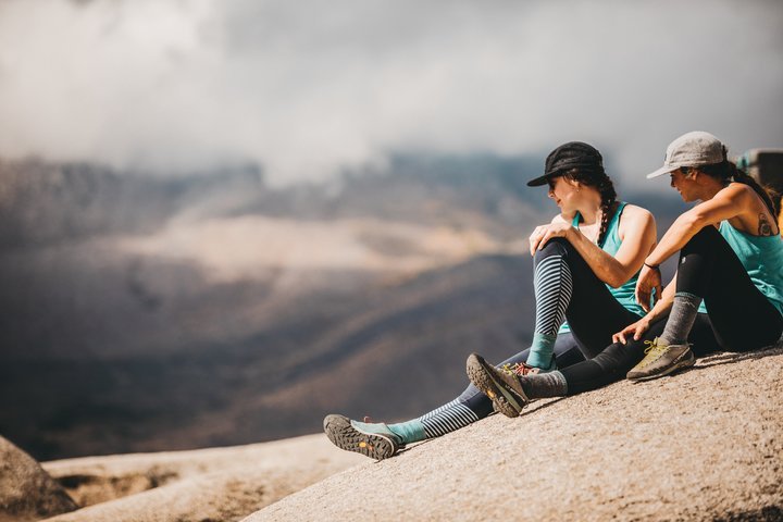 Darn Tough Women's Hiker Micro Crew Midweight Hiking Sock | Hiline Sport
