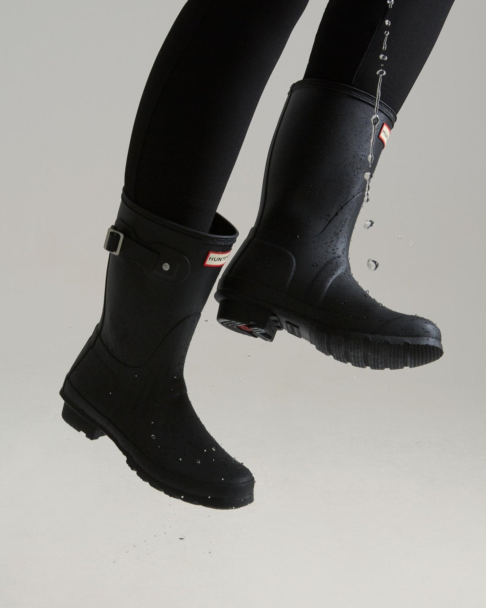 Hunter rain boots short black online