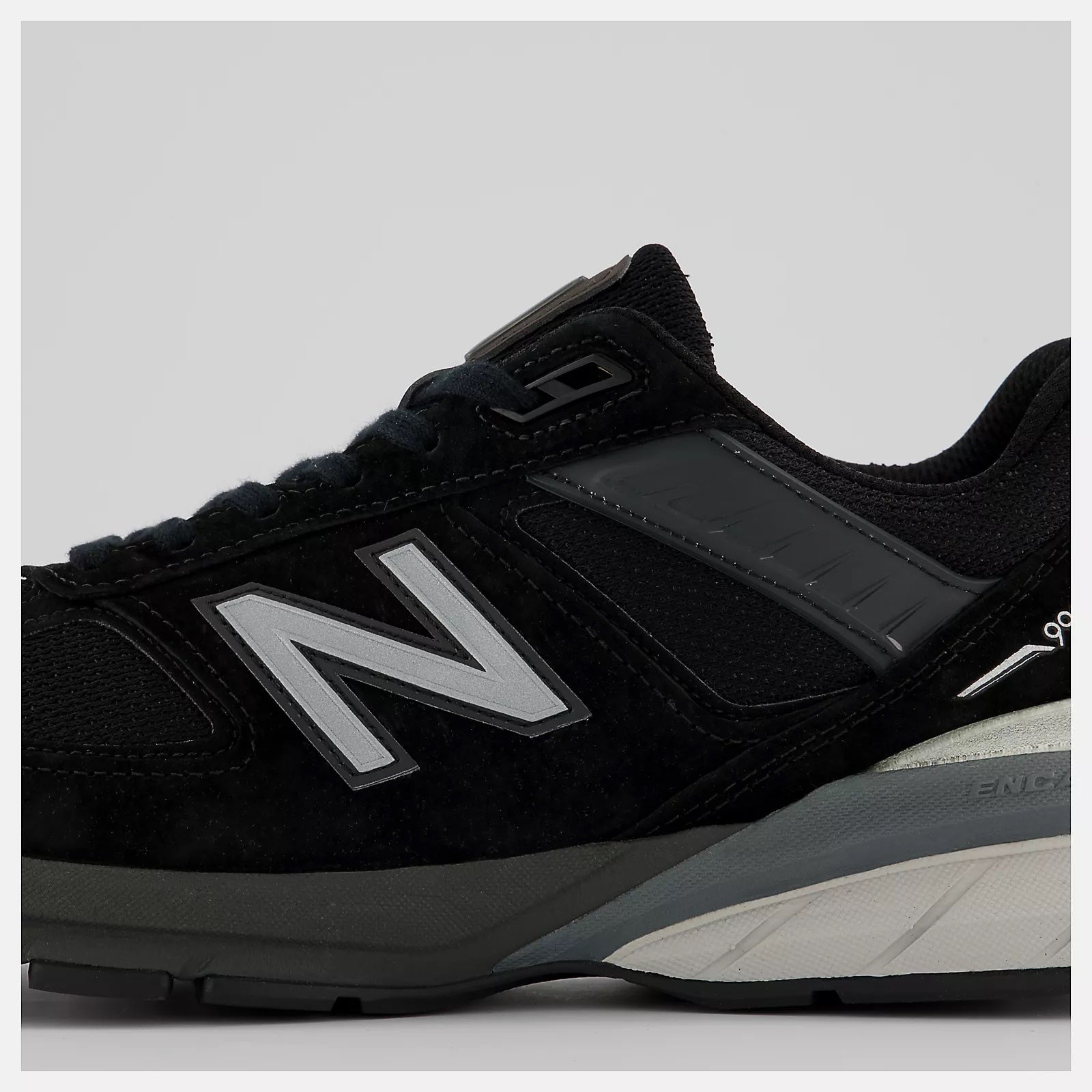 New Balance Men's Made In US 990v5 Lightweight Running Shoe - Hiline Sport -
