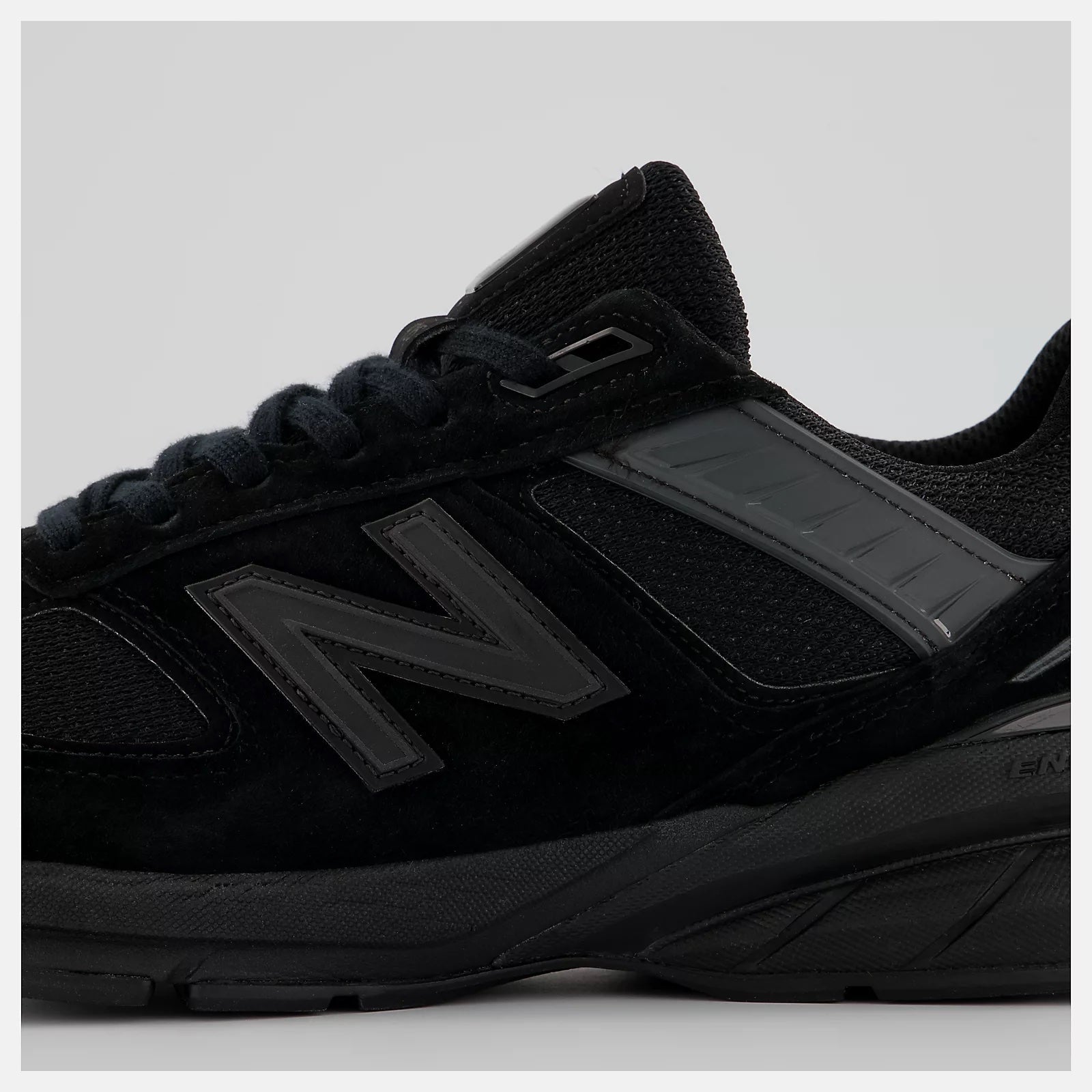 New Balance Men's Made In US 990v5 Lightweight Running Shoe - Hiline Sport -